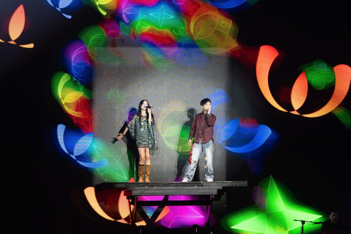 man ket hop bat ngo cua hoang dung, nguyen hung, my anh trong sao concert hinh anh 3