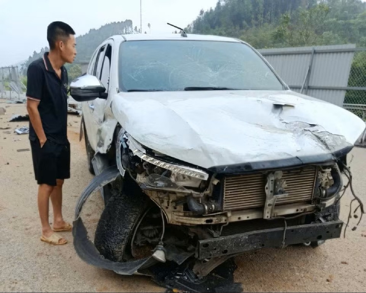vu thieu ta cong an tu vong tren cao toc no lop mat lai tren duong di lam hinh anh 1