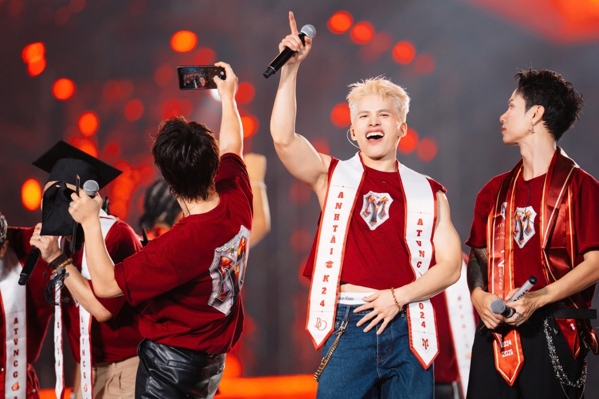 gai home concert Dem tro ve khep lai hanh trinh day cam xuc cua cac anh tai hinh anh 9