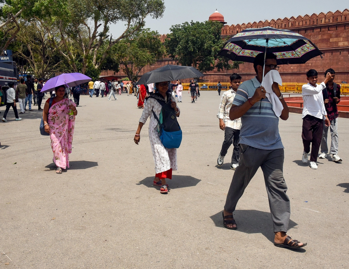thu do An Do doi mat khung hoang kep - o nhiem khong khi va nang nong khac nghiet hinh anh 1