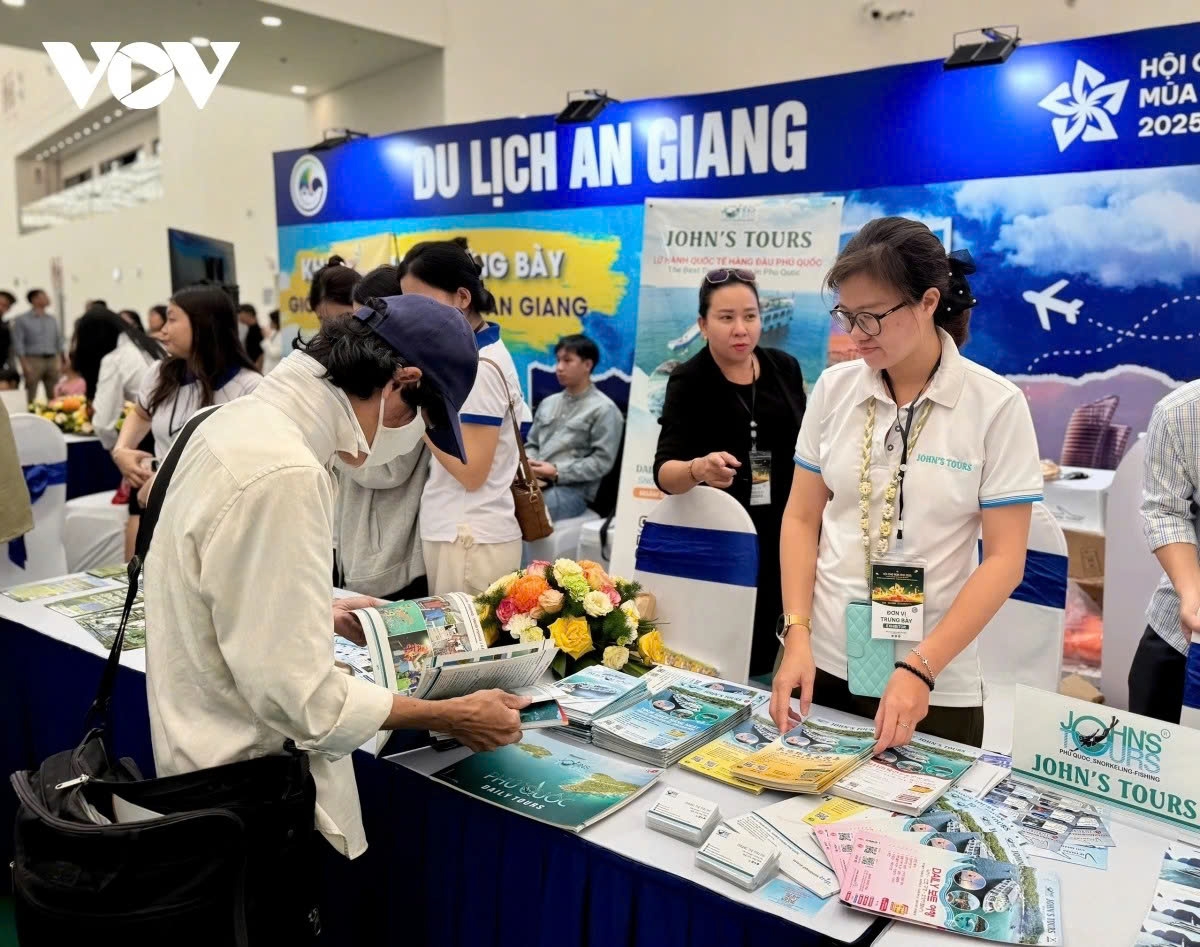 an giang promotes tourism at autumn fair 2025 picture 3