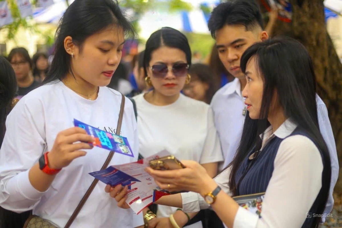 nghe nghiep sau dai hoc thach thuc lon voi sinh vien hinh anh 1