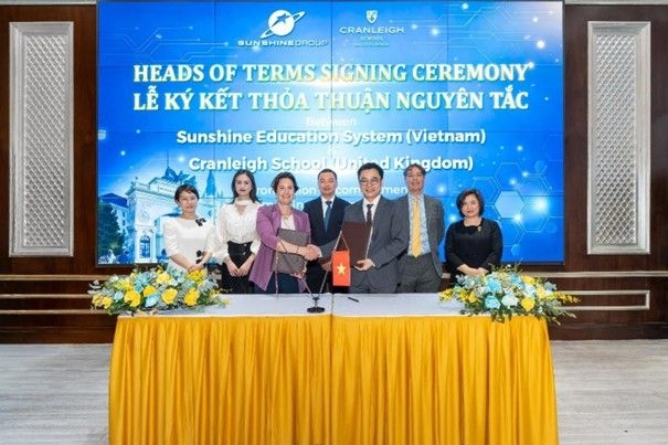 sunshine group hop tac cranleigh school dua giao duc chuan anh quoc vao viet nam hinh anh 1