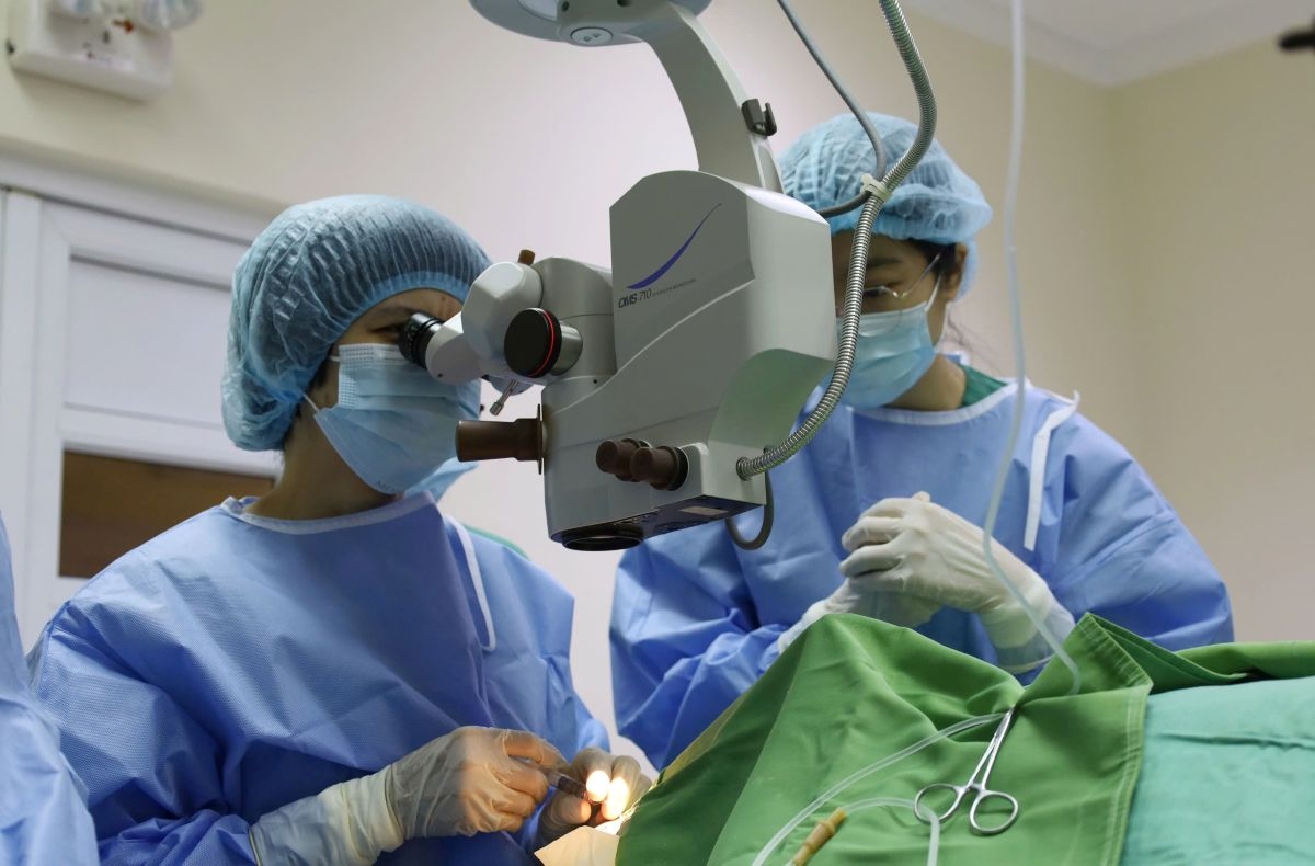 Lần đầu tiên triển khai kỹ thuật ghép giác mạc tại tỉnh Quảng Ninh