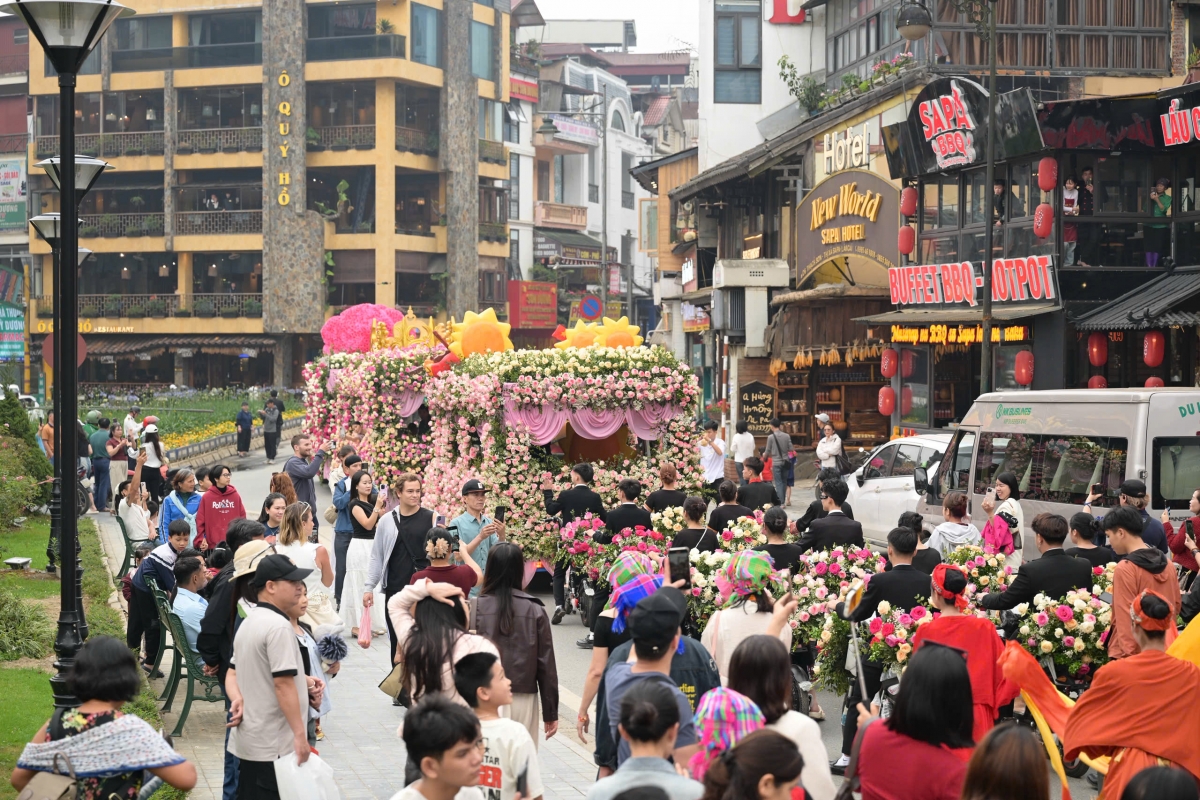 sun world fansipan legend khai mac le hoi hoa hong 2026 - ban giao huong hoa hong hinh anh 4