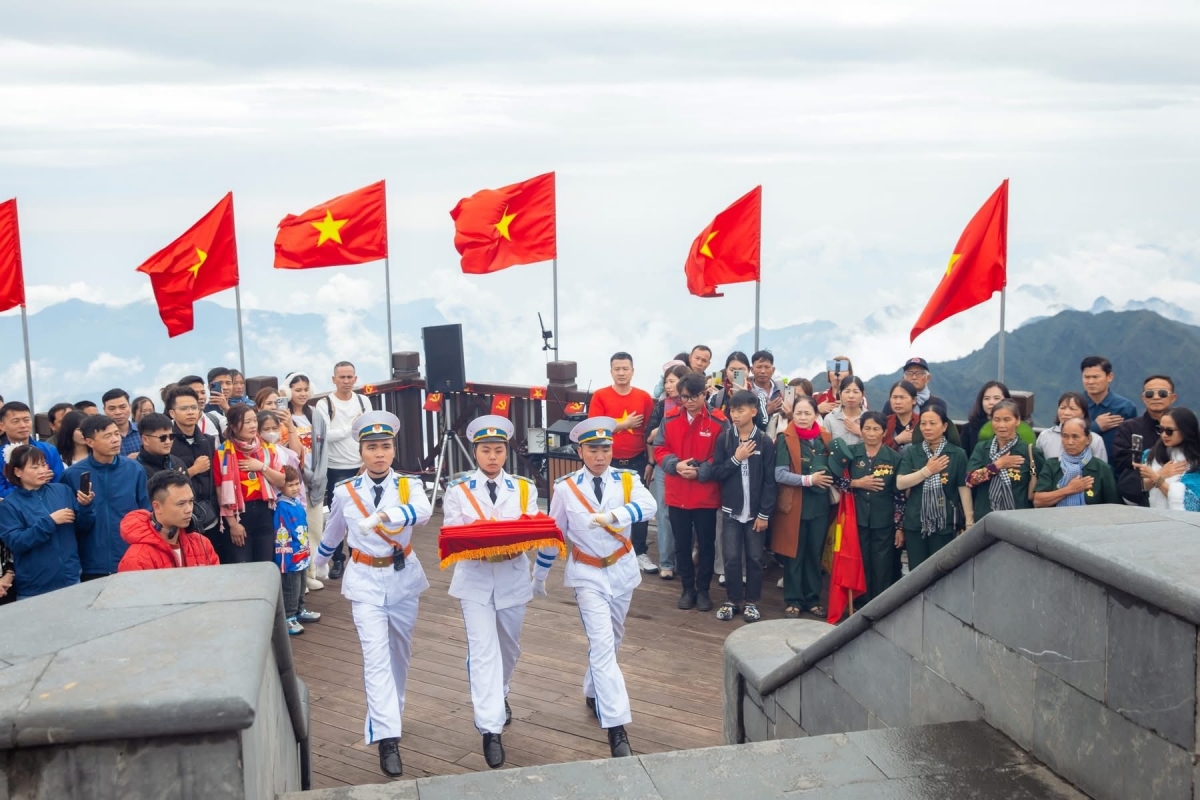 sun world fansipan legend khai mac le hoi hoa hong 2026 - ban giao huong hoa hong hinh anh 7