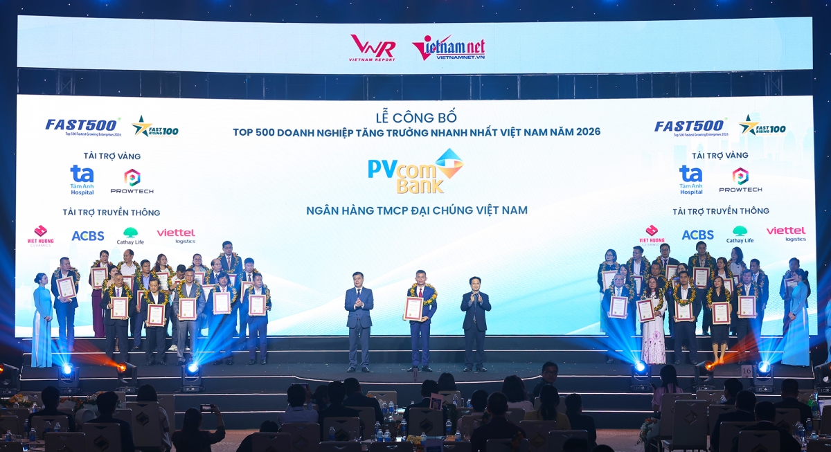 pvcombank lan thu 8 lien tiep duoc vinh danh trong bang xep hang fast500 hinh anh 2