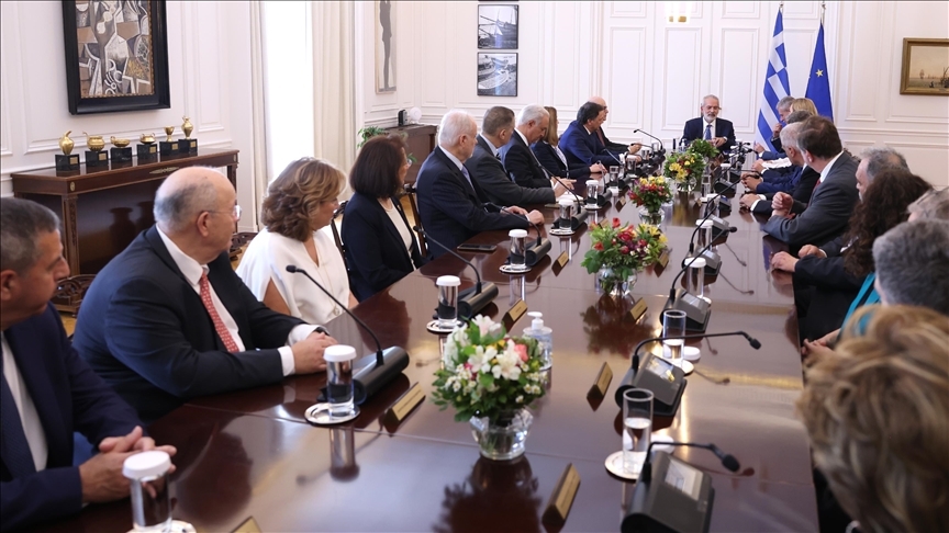 hy lap cai to noi cac sau khi cac bo truong tu chuc vi be boi tro cap nong nghiep hinh anh 1