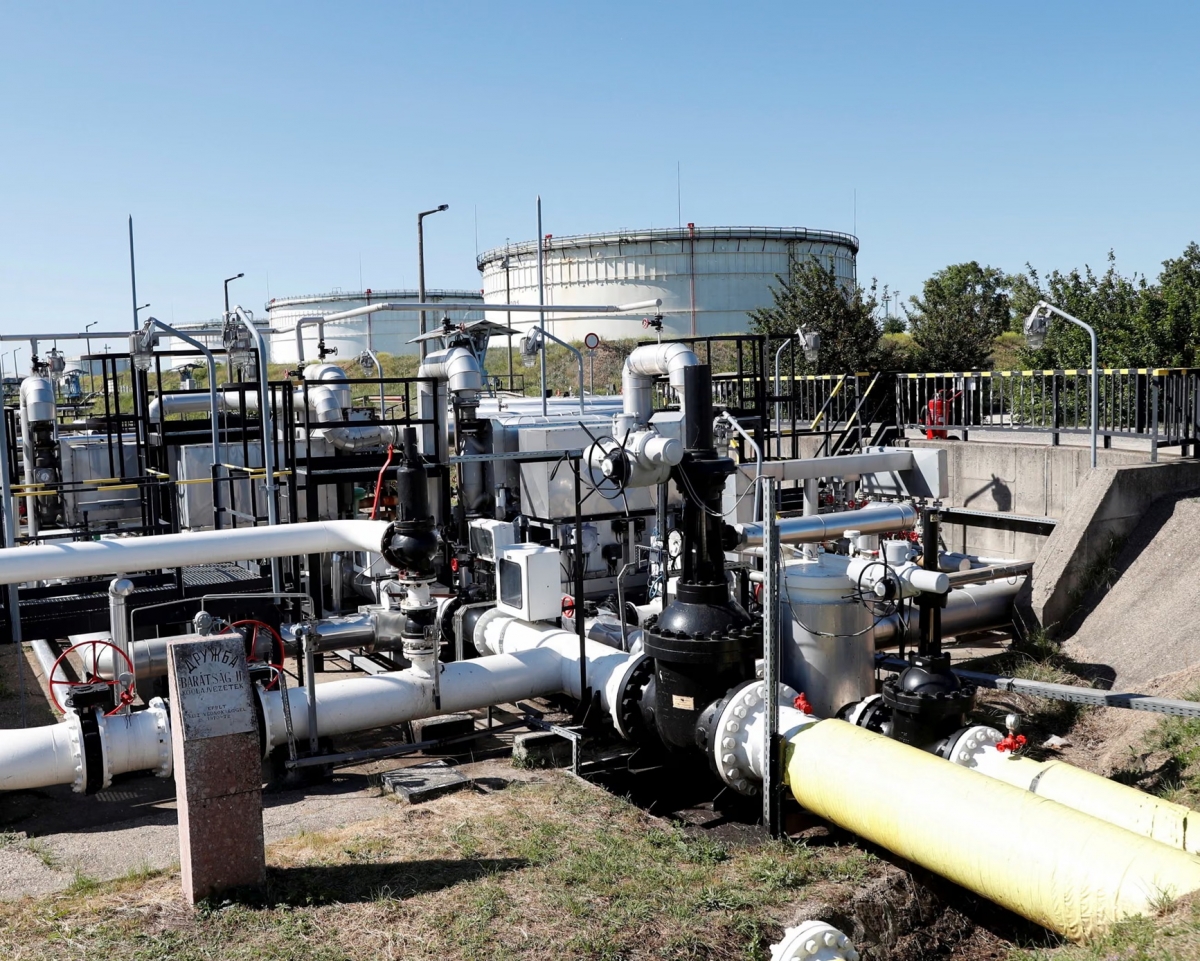 ukraine mo lai duong ong dan dau druzhba de giai ngan khoan vay 90 ty euro tu eu hinh anh 1