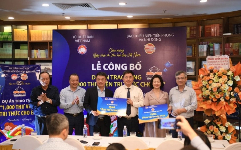 project to build 1,000 libraries for students marks vietnam reading culture day picture 2