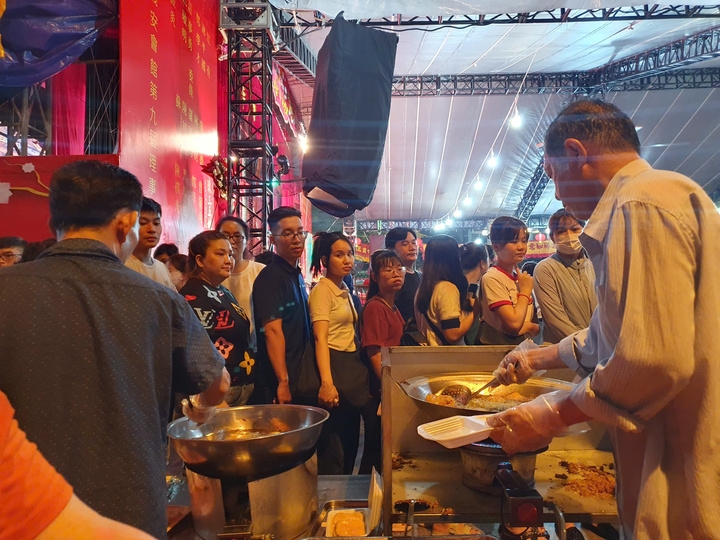 Dia com, to pho, ly ca phe len muc gia moi, gan 60 hang quan thua nhan tang gia hinh anh 4