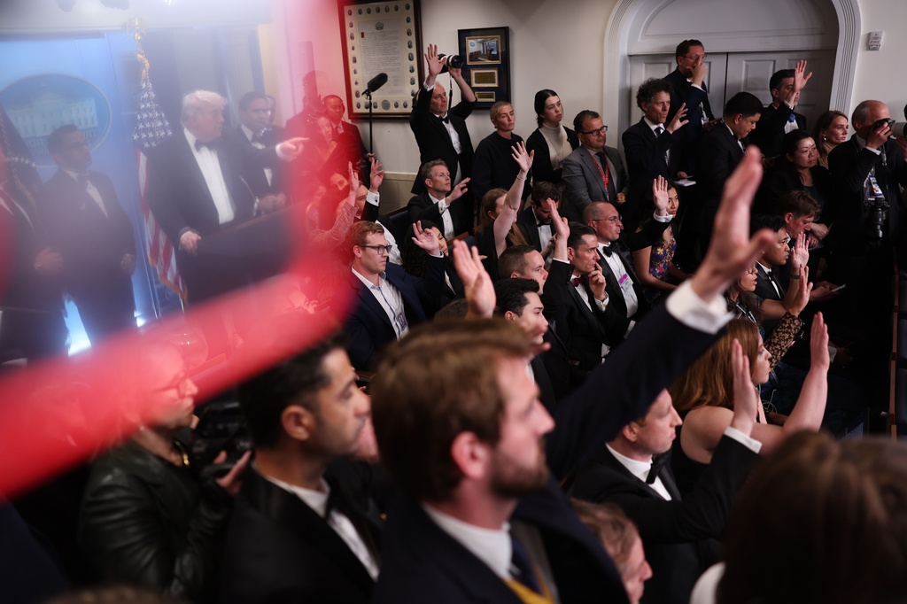 toan canh vu no sung o tiec bao gioi nha trang noi ong trump tham du hinh anh 8