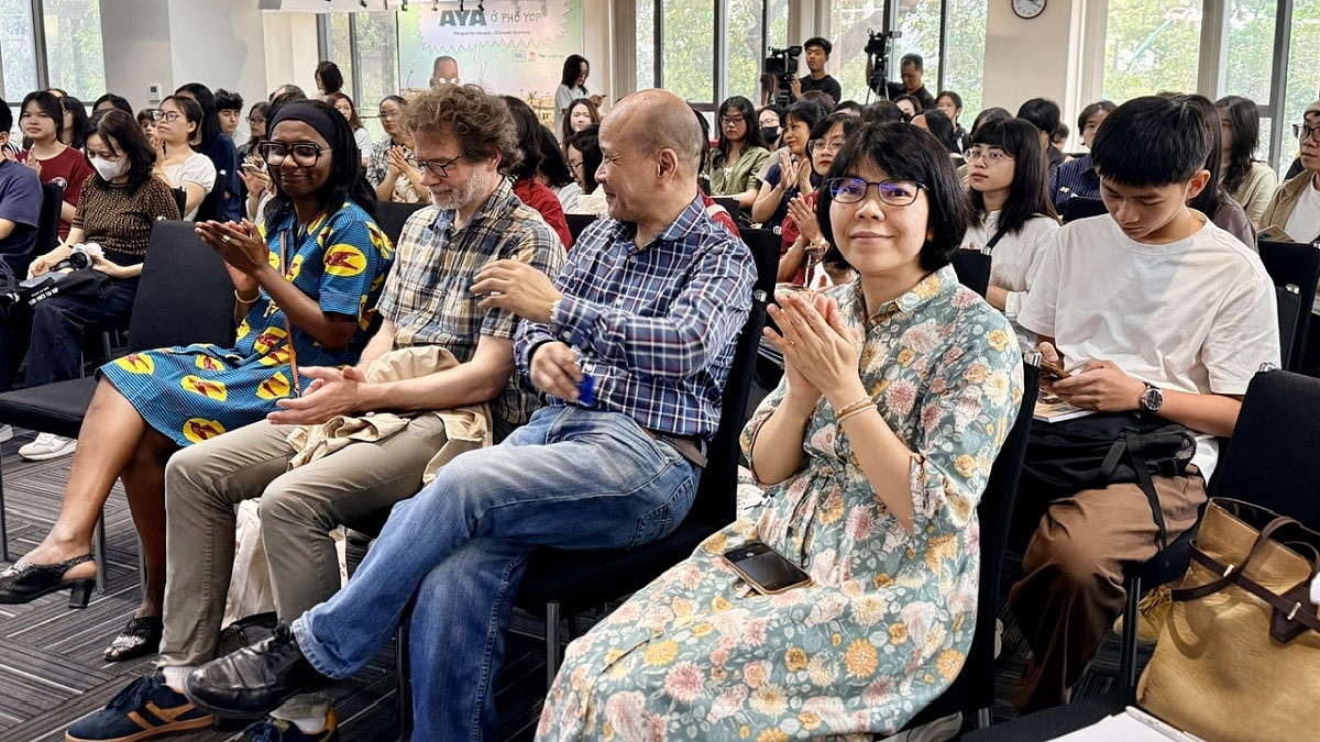 mot chau phi soi dong trong bo truyen tranh aya o pho yop hinh anh 3