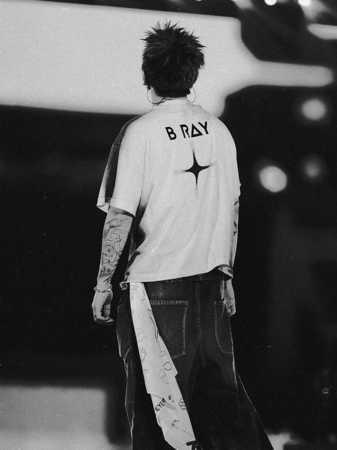 b ray va vong lap xin loi khi scandal tro thanh dac san cua showbiz hinh anh 2