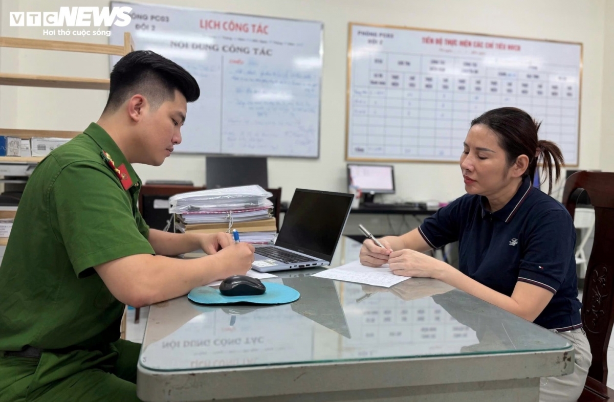 bat ba trum cam dau duong day chon lap hon 20.000 tan chat thai hinh anh 1