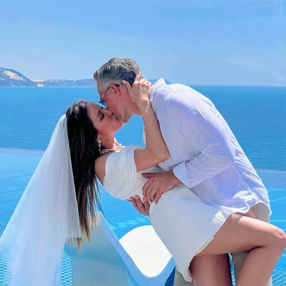 sao viet 7 4 mc quyen linh nhan nhu con gai lo lem trong ngay sinh nhat tuoi 20 hinh anh 12