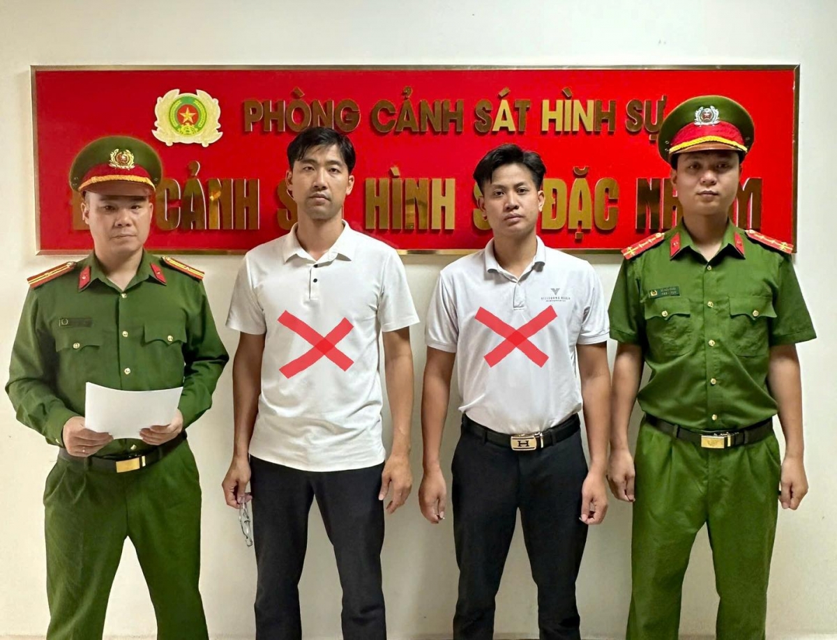 bat hai doi tuong quan tri trang beat hai phong vi cuong doat tai san hinh anh 1