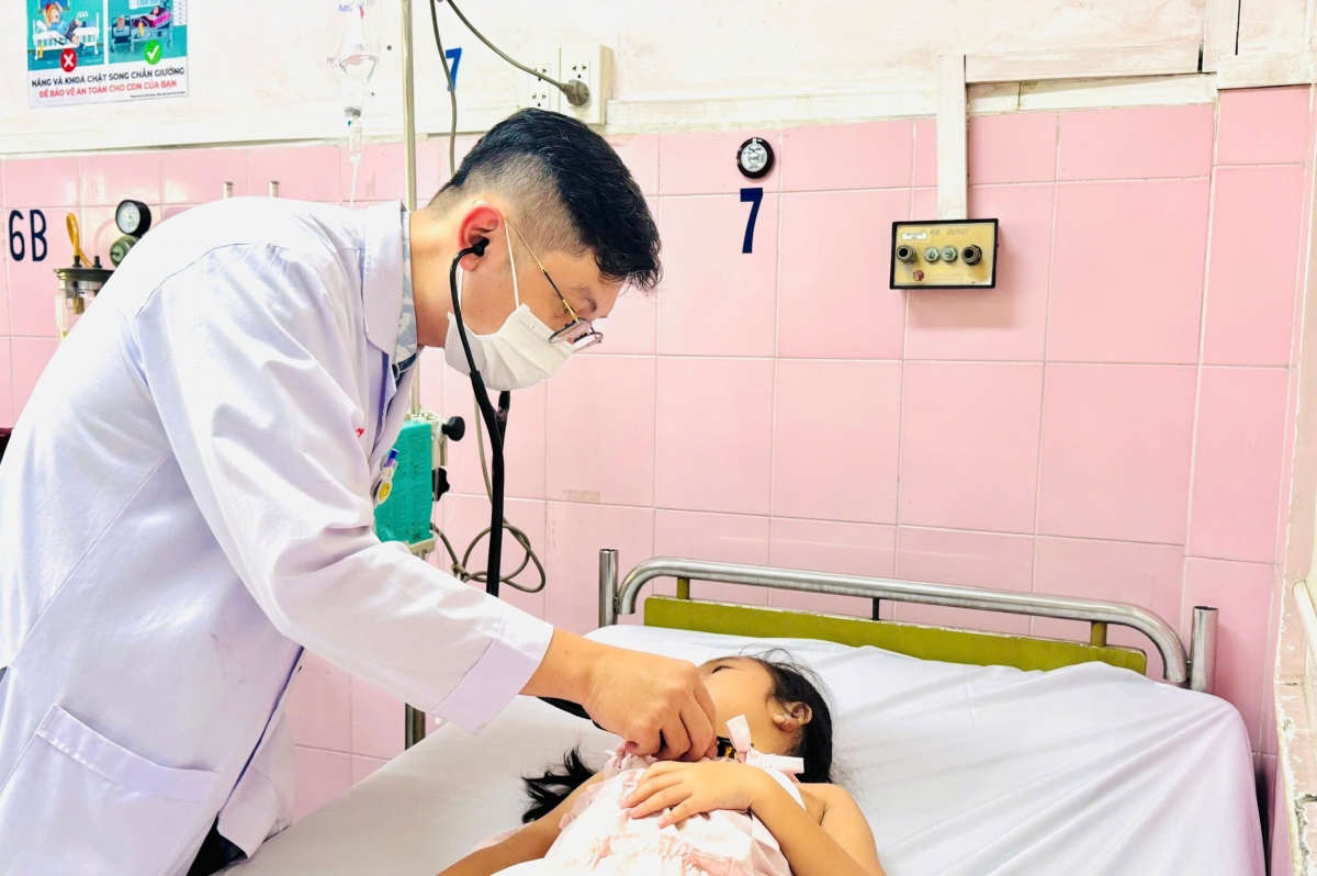 khuan salmonella khien hon 200 hoc sinh truong tieu hoc binh quoi tay ngo doc hinh anh 1