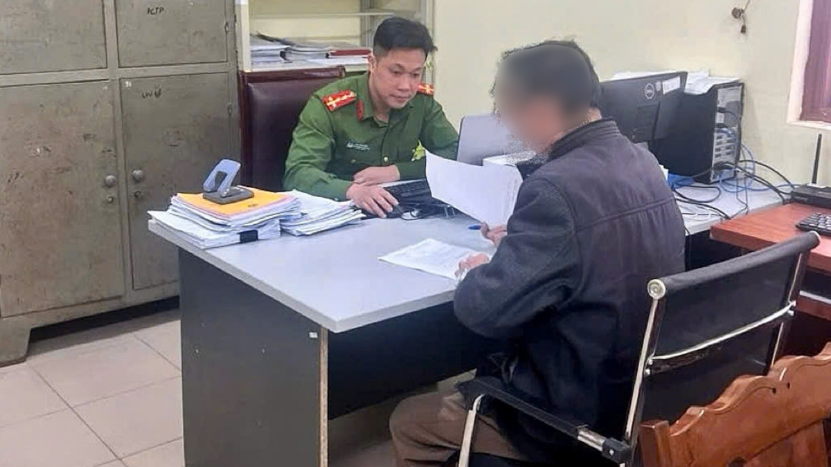 bi phat vi pham giao thong, len mang xa buc xuc va cai gia phai tra hinh anh 1