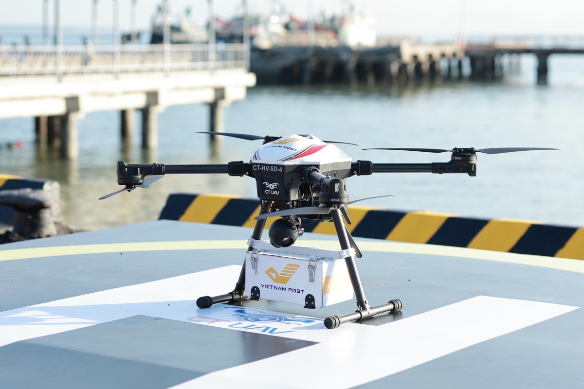 Giao hàng bằng UAV, TP.HCM “mở lối” cho logistics thông minh