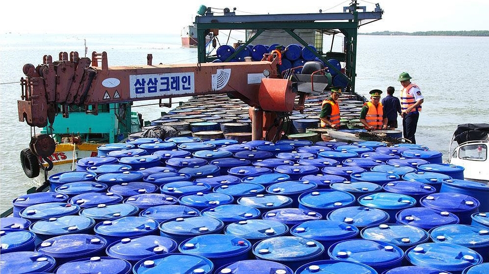 xu ly nghiem hanh vi gam hang, van chuyen xang dau qua bien gioi hinh anh 1