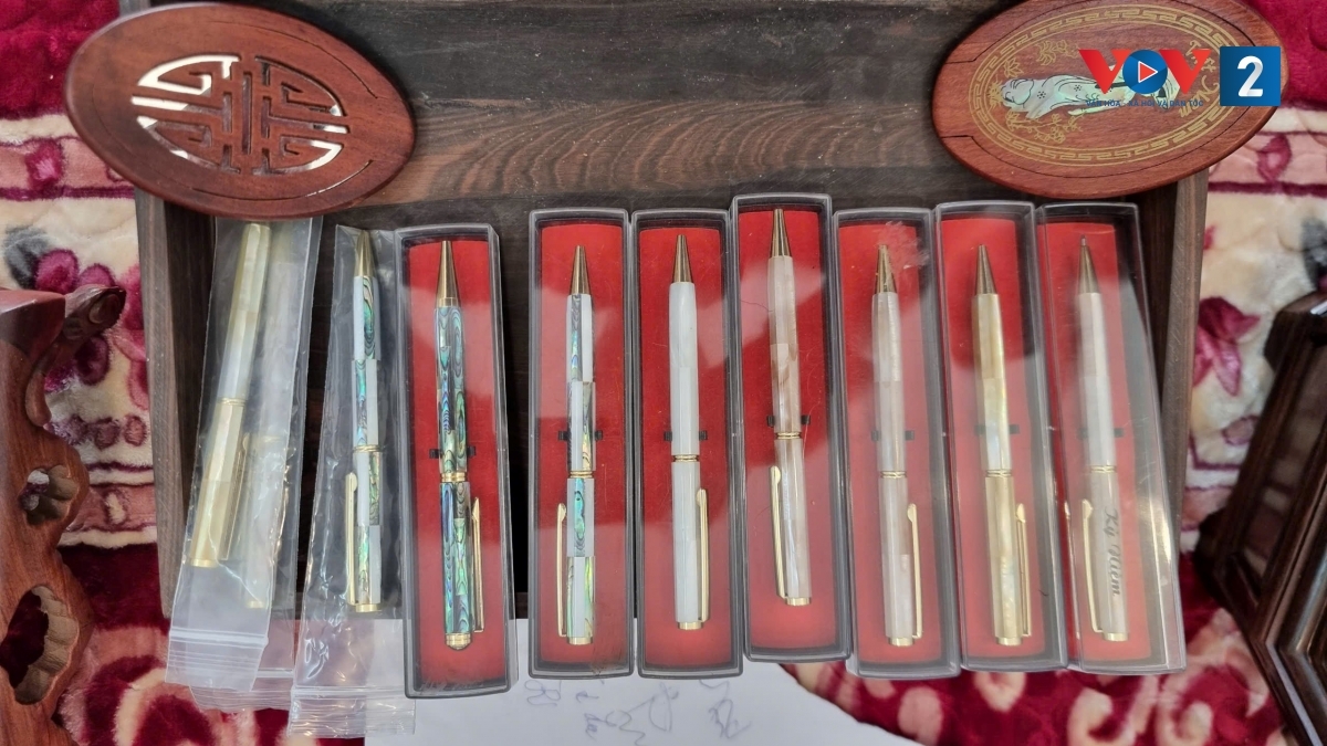 nguoi giu lua kham trai chuon ngo hinh anh 6