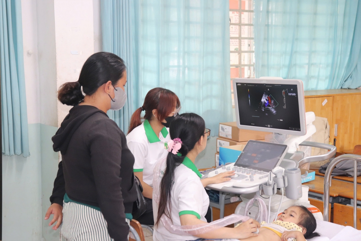 hon 63 nguoi dan kham tam soat phat hien van de suc khoe hinh anh 2