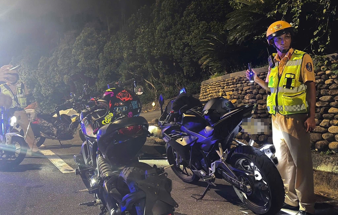 xu ly nghiem nguoi nuoc ngoai di xe may vi pham phap luat ve an toan giao thong hinh anh 4