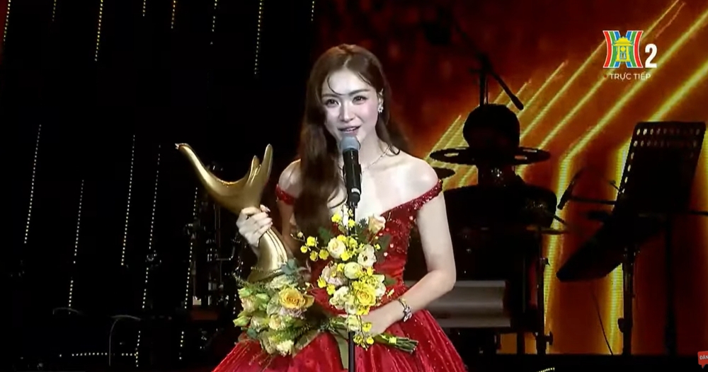 soobin thang lon tai giai thuong cong hien 2026, hoa minzy la ca si cua nam hinh anh 3