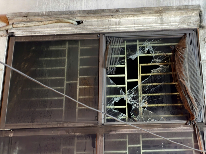 chay nha tren pho hong ha ha noi , 5 nguoi mac ket hinh anh 3