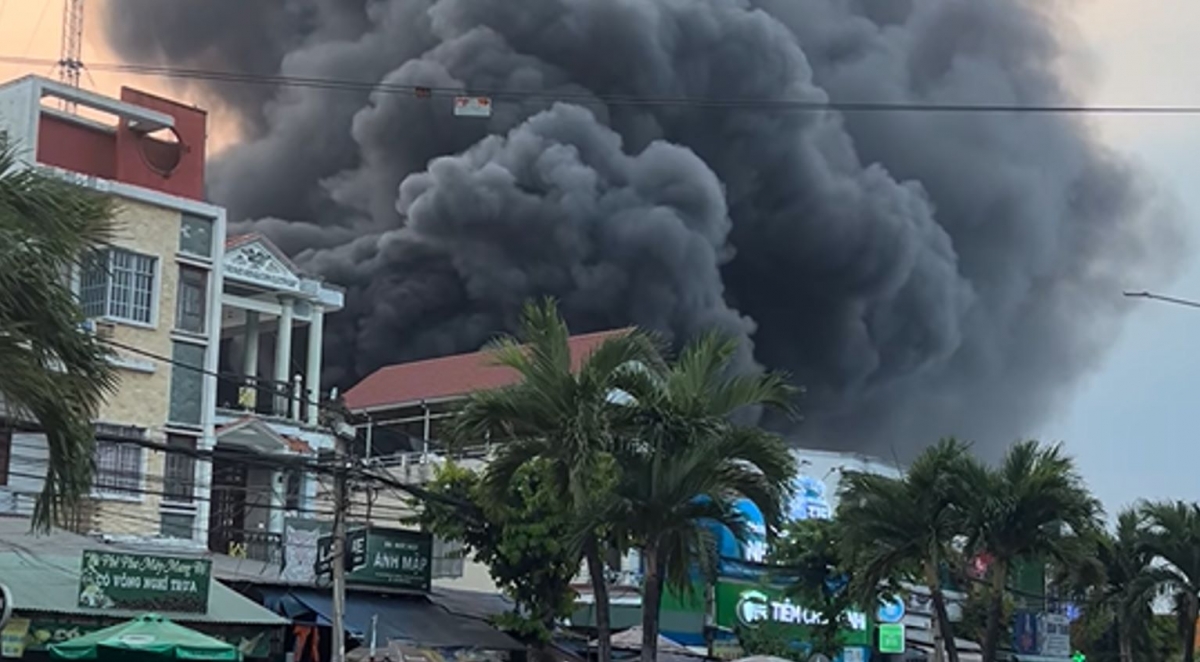 chay lon tai khu dan cu phuong phuoc hau, vinh long hinh anh 2