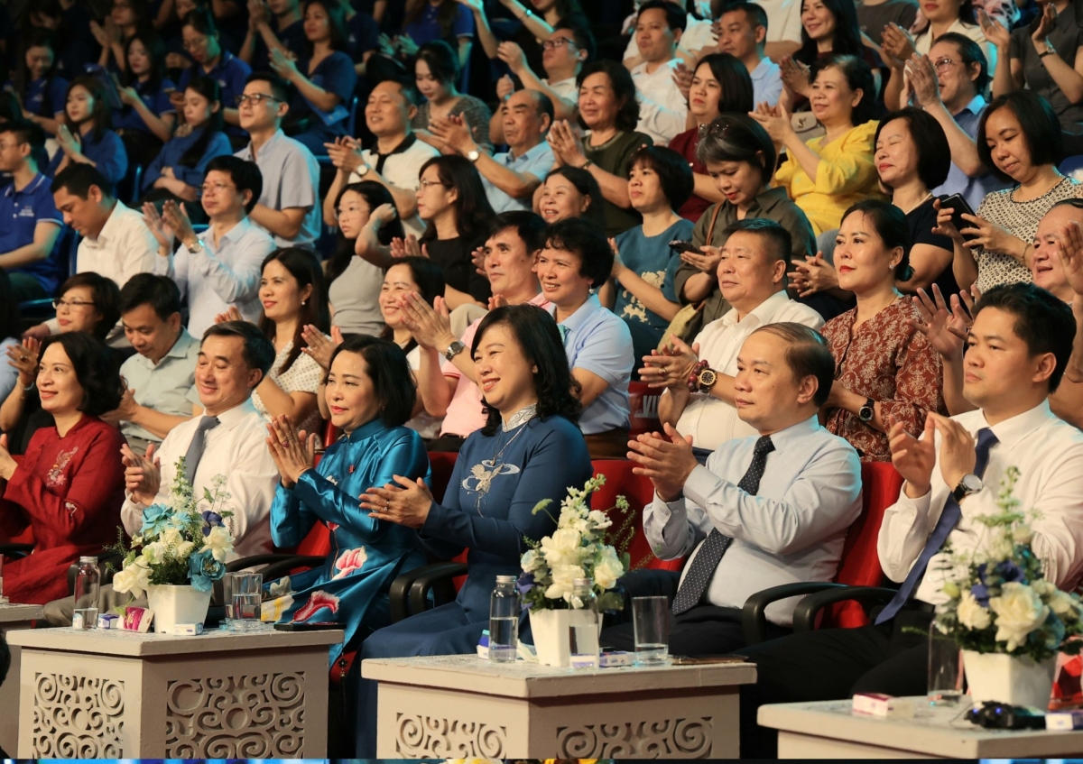 “Nhân dân khỏe mạnh – Đất nước phát triển”