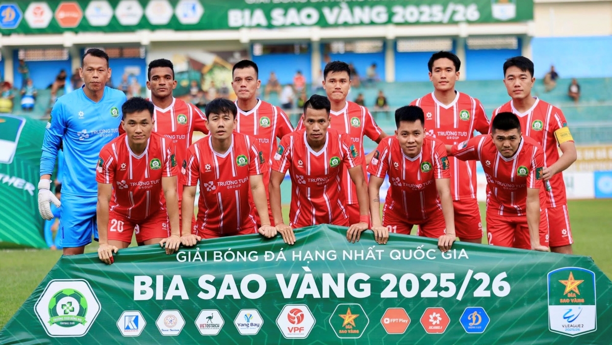 Doi bong cua cong phuong nhan tin du truoc vong 13 giai hang nhat quoc gia hinh anh 1