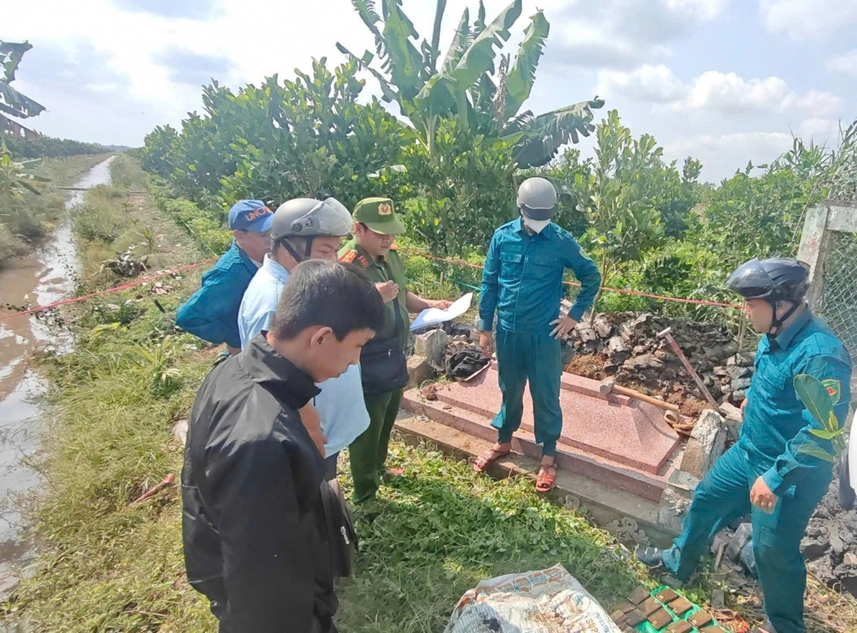 phat hien, thu gom 2 luu dan va hon 600 vien dan nguy hiem o vinh long hinh anh 3