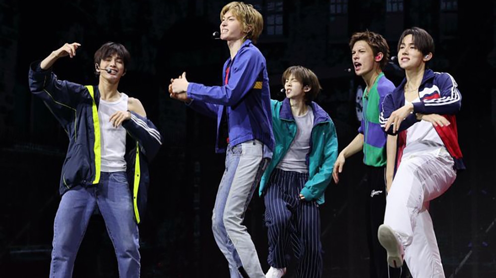 cortis tro lai voi redred nhan manh hon nua vao ban sac hinh anh 1