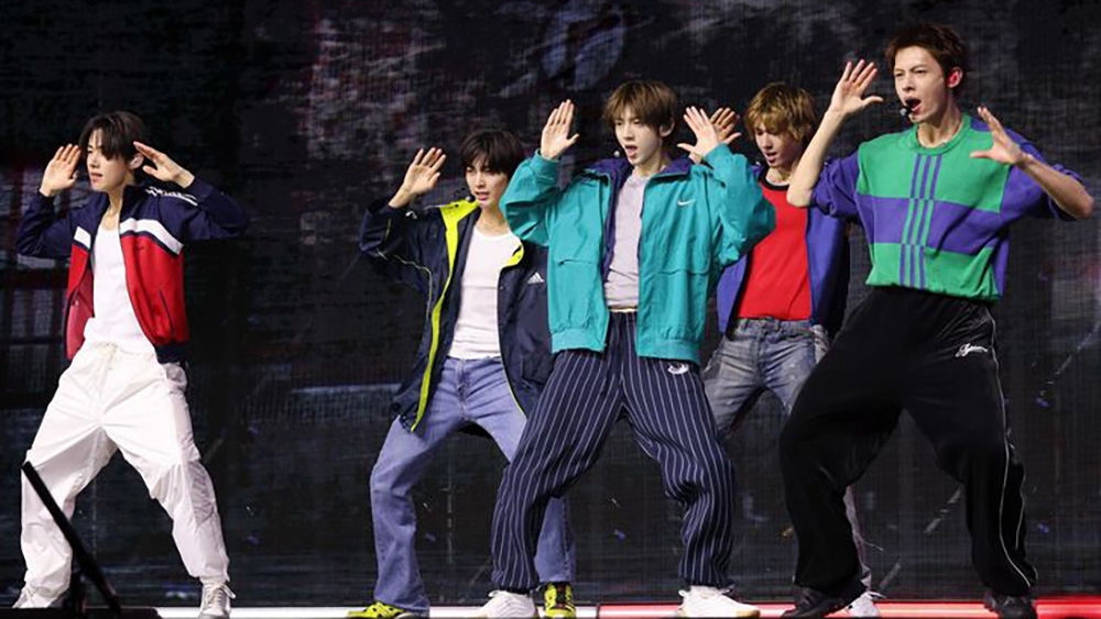 cortis tro lai voi redred nhan manh hon nua vao ban sac hinh anh 3