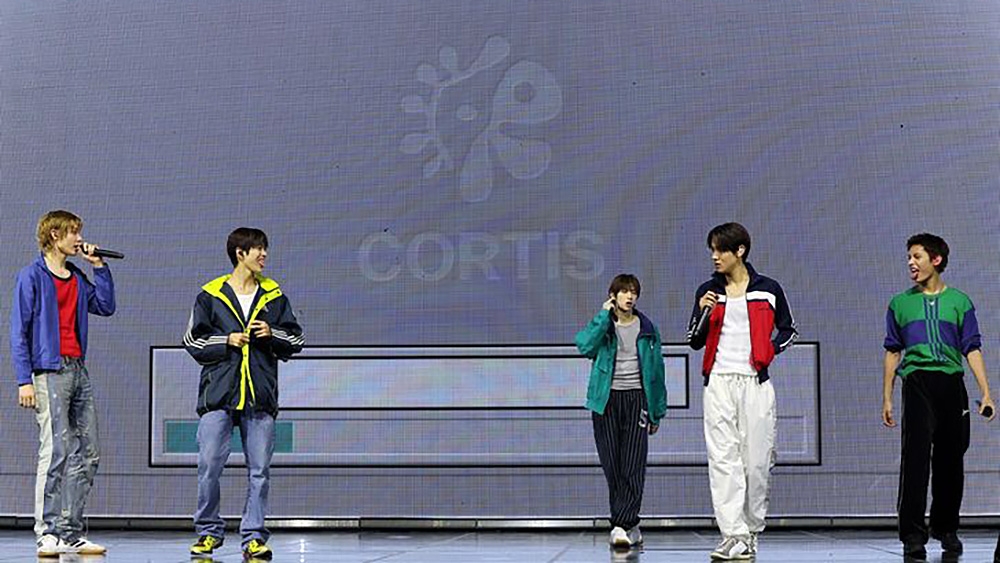 cortis tro lai voi redred nhan manh hon nua vao ban sac hinh anh 5