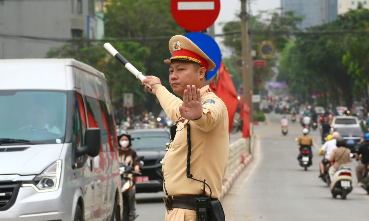 tam cam nhieu tuyen duong o ha noi trong ngay 28 4 hinh anh 1