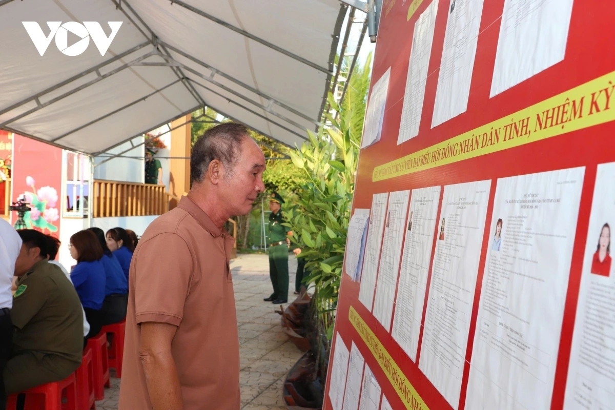 cu tri ca mau gui gam niem tin vao quoc hoi khoa moi hinh anh 1