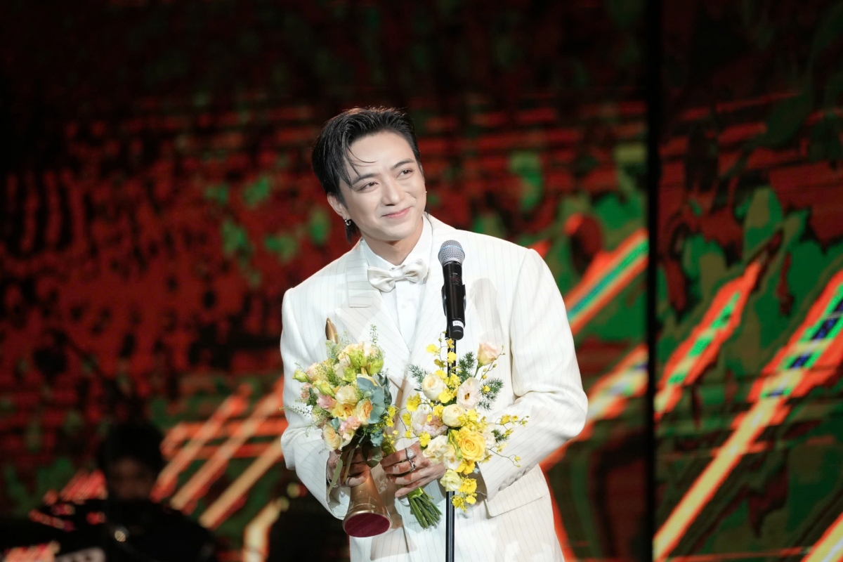 soobin thang lon tai giai thuong cong hien 2026, hoa minzy la ca si cua nam hinh anh 1