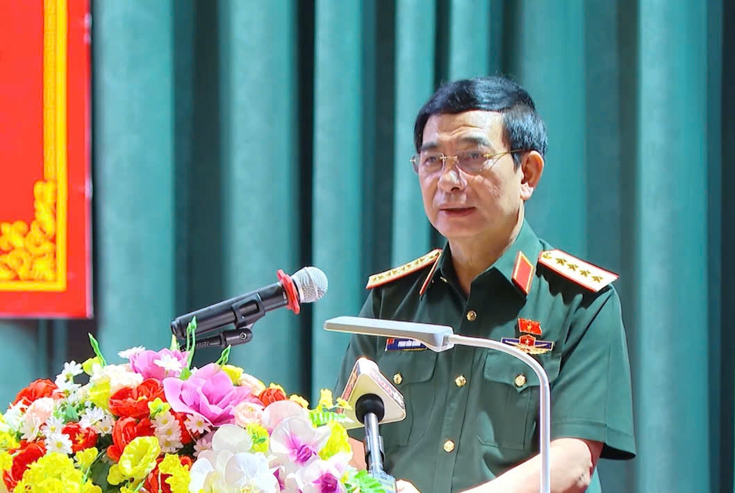 Dai tuong phan van giang tiep xuc cu tri thai nguyen sau ky hop thu nhat hinh anh 2