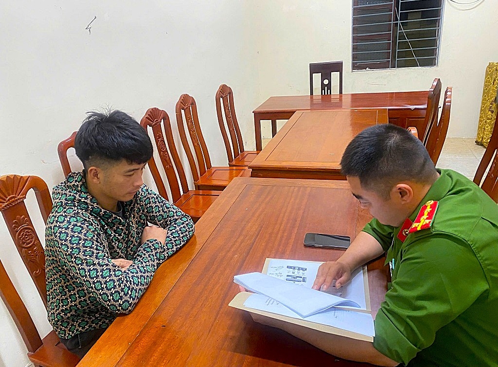 khoi to doi tuong danh bac truc tuyen, giao dich gan 100 trieu dong hinh anh 1