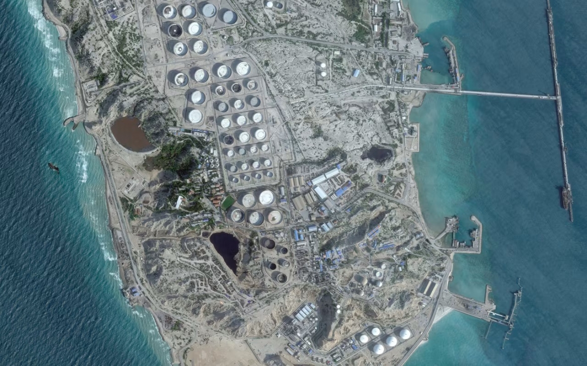 iran giang bay san don danh quan my vao dao kharg hinh anh 1