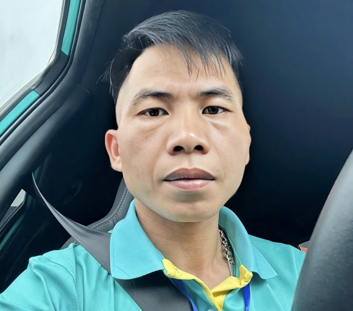 tai xe taxi cong nghe bo cuoc xe, ung tien giup nu hanh khach cap cuu trong dem hinh anh 2