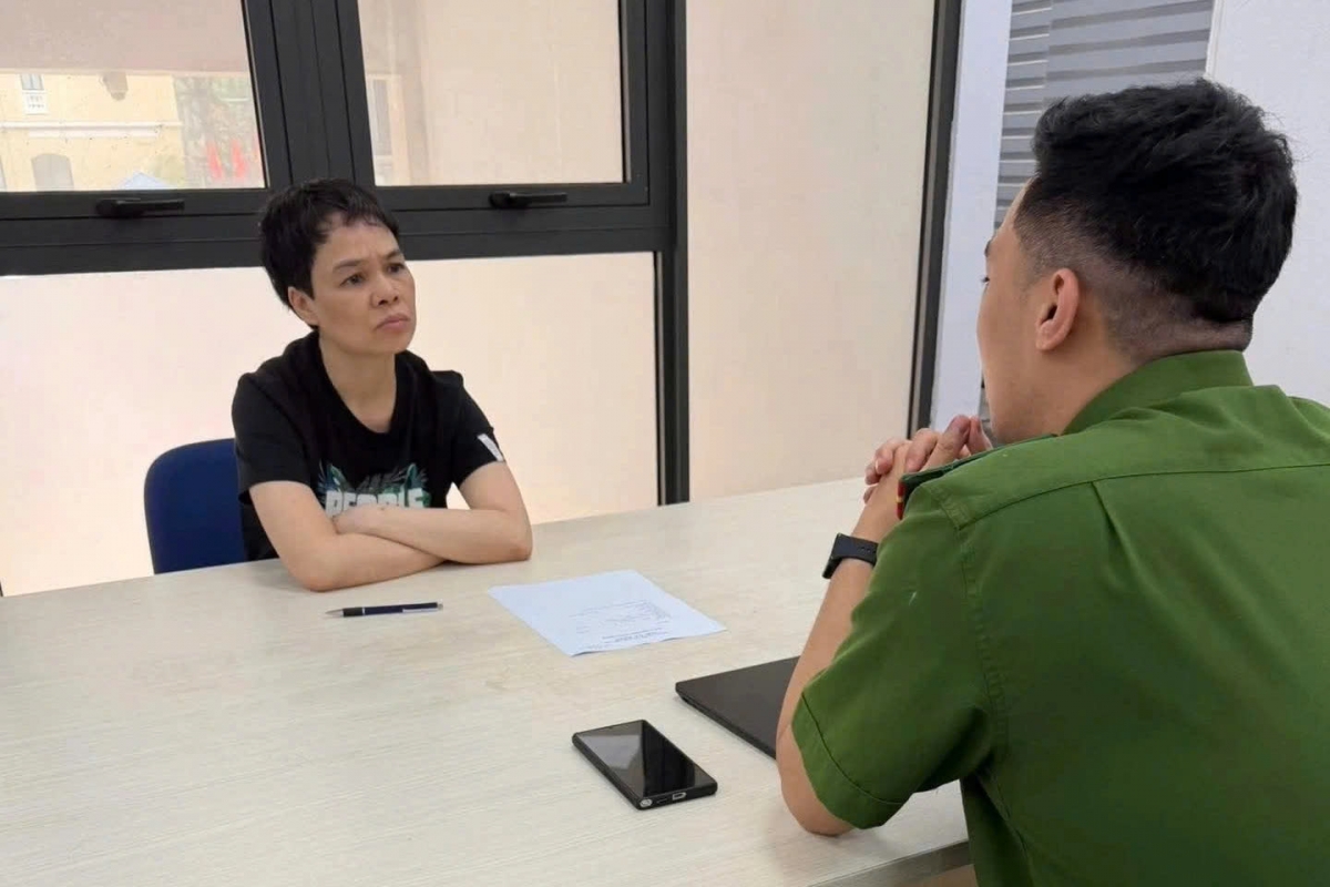 6 nam lan tron sau khi thue sat thu ban doi thu, nguoi phu nu ra dau thu hinh anh 1