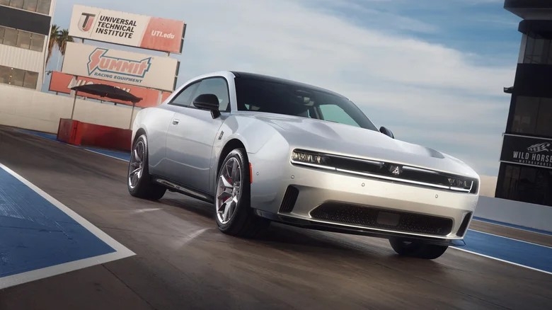 lexus lc lot top xe o to dang ban e nhat tai my nam 2026 hinh anh 2