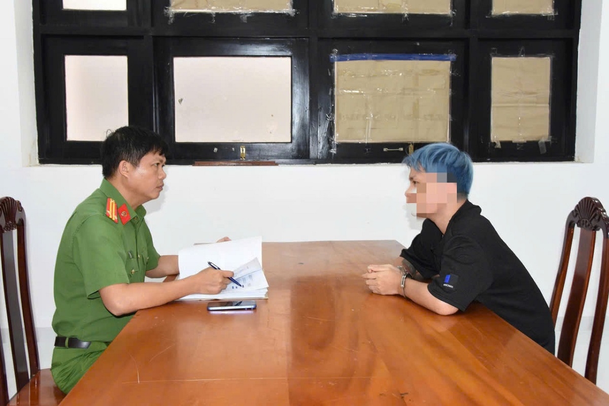 tam giam doi tuong chiem doat gan 550 trieu dong bang thu doan doi ngoai te hinh anh 2