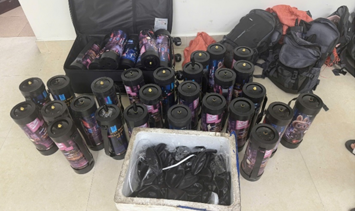 khoi to 26 nguoi, lo doanh thu bong cuoi khung tai sanh lounge hinh anh 2