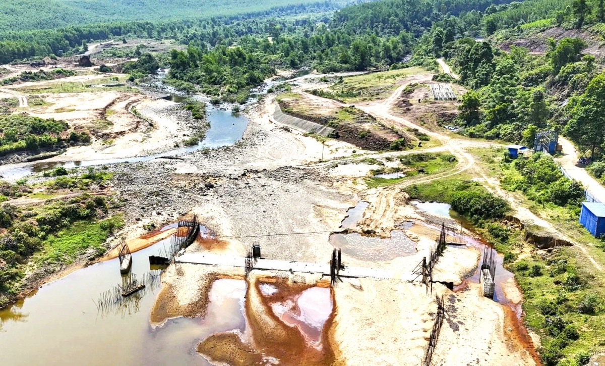 hue xem xet thu hoi du an nghin ty khu du lich suoi voi hinh anh 2