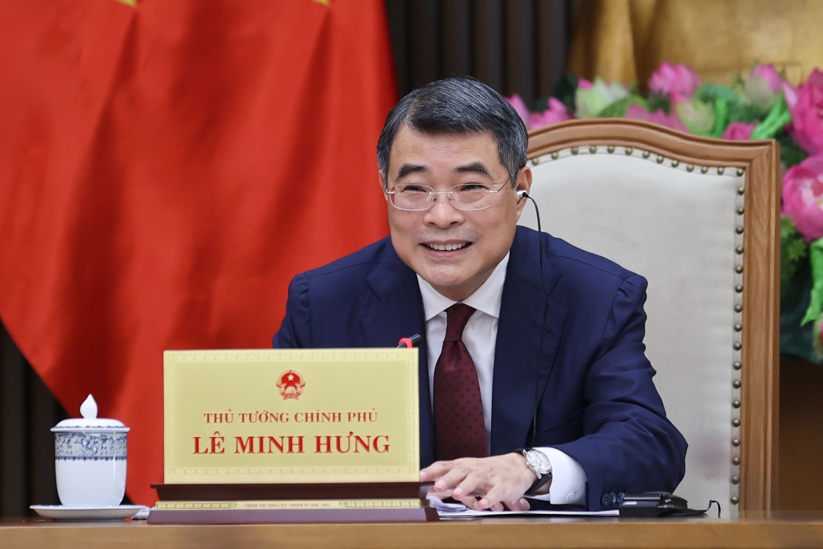 Thủ tướng Chính phủ Lê Minh Hưng điện đàm với Thủ tướng Singapore Lawrence Wong